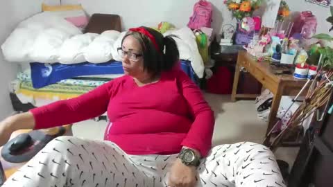 mrs_mommy online show from October 1, 11:36 pm