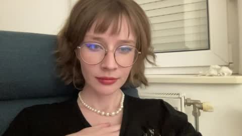 ms_christiana online show from May 4, 9:21 pm