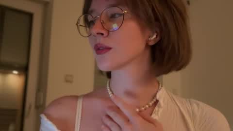 ms_christiana online show from August 4, 12:06 am