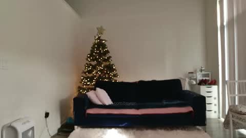 R o r i  SnapChat heyroriv2 wednesday - sunday Noon oclock mountain - 5pm mountain online show from February 12, 4:21 pm