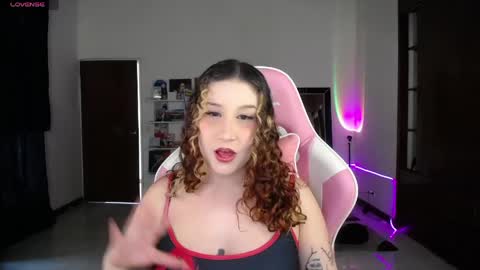 Manuela3 online show from May 6, 6:25 pm
