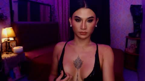 Snapshot of msasianbigcockts chatting on December 10, 9:33 am Thea online show from December 10, 9:33 am