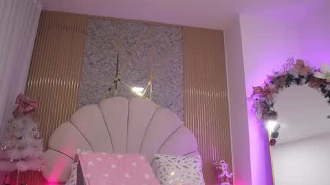 Manuela  online show from November 25, 3:05 am