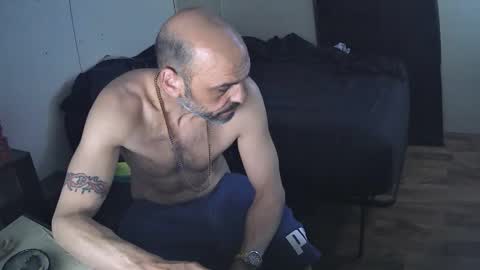 Muffdiver online show from March 23, 10:31 am