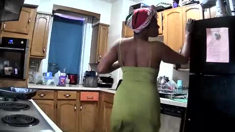 mumnxdor online show from April 2, 4:36 pm