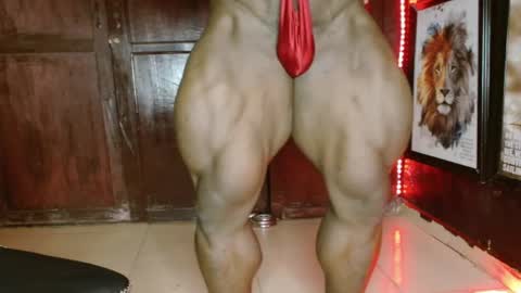 musclegod23 online show from May 29, 8:29 pm