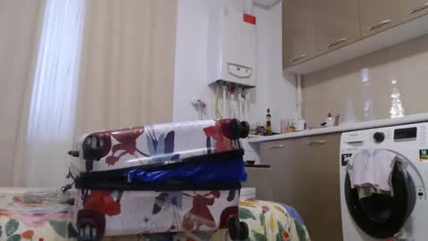 Snapshot of musclesqueen chatting on December 5, 2:06 pm MusclesQueen online show from December 5, 2:06 pm