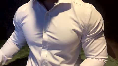 Snapshot of muscularjuggler chatting on October 8, 4:24 pm muscularjuggler online show from October 8, 4:24 pm