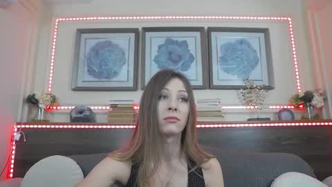 Luna  online show from January 6, 9:19 pm