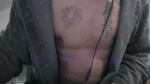 Snapshot of my432687 chatting on December 4, 2:36 am my432687 online show from December 4, 2:36 am