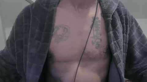 Snapshot of my432687 chatting on January 2, 12:02 am my432687 online show from January 2, 12:02 am