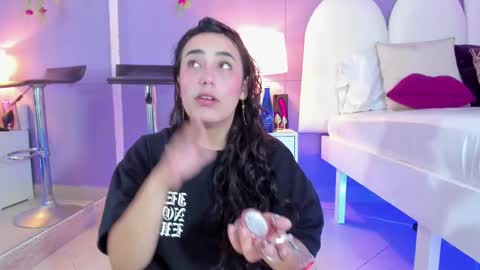 my_aleja_ online show from September 24, 1:29 pm