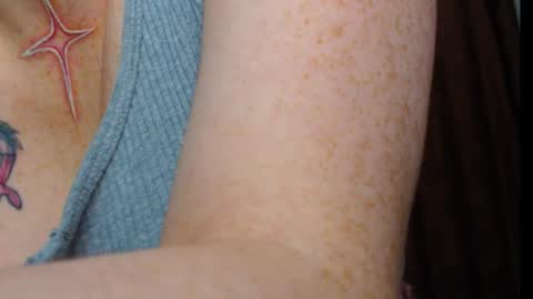     sara      i know you love me xoxox     online show from March 2, 6:36 am