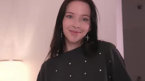 STELLA online show from December 17, 3:52 pm