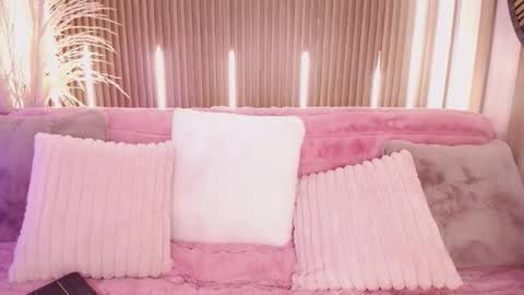 Snapshot of myladreams_ chatting on September 27, 4:21 am Myla  online show from September 27, 4:21 am