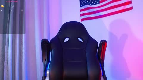 Mylo Wallace  online show from November 27, 9:11 pm