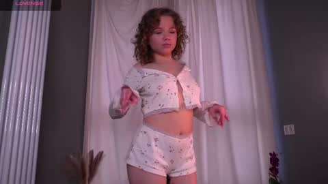 Monique with Curls online show from March 26, 5:13 am