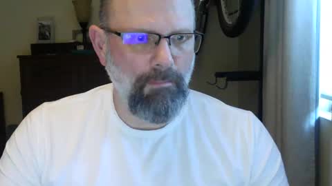 Just hanging out - No pressure online show from May 19, 2:07 am
