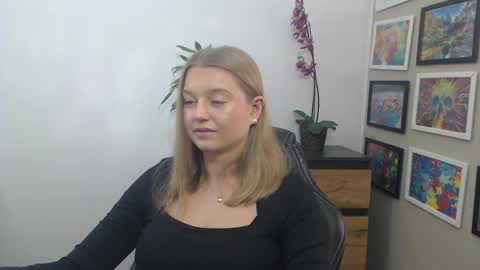 Erica online show from December 3, 9:10 am