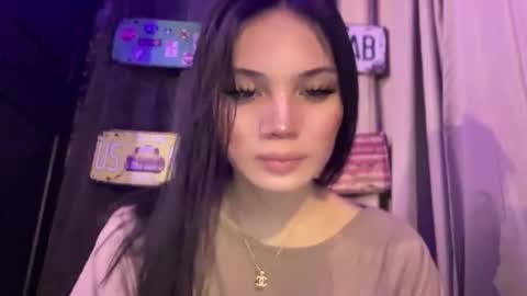 UR GIRL NEXTDOOR online show from March 18, 7:03 am