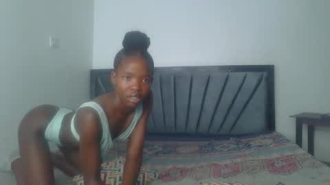 mystic_saucy online show from November 25, 8:24 am