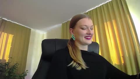 mysticvenus_ online show from October 20, 1:49 pm