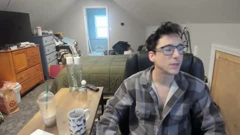 a Ordinary Boy online show from January 17, 4:38 pm