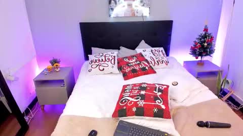 AMY online show from December 18, 7:31 pm