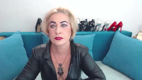 Snapshot of nadiafemdom chatting on September 11, 12:17 pm NadiaFemDom online show from September 11, 12:17 pm