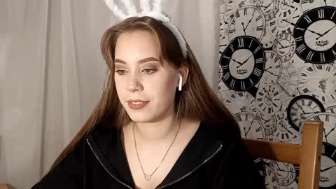 Snapshot of nadinenovosel chatting on October 8, 8:09 am Anna online show from October 8, 8:09 am