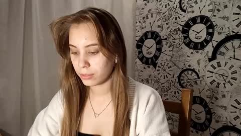 Snapshot of nadinenovosel chatting on October 7, 7:04 am Anna online show from October 7, 7:04 am