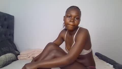 Snapshot of nafertiti_1 chatting on October 8, 3:02 am nafertiti online show from October 8, 3:02 am