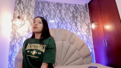 Snapshot of nahia_low chatting on February 21, 3:12 am  Valeria  online show from February 21, 3:12 am