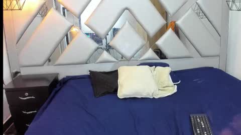 Nahomi  online show from December 17, 1:01 am