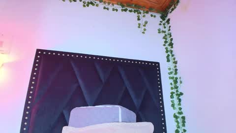 Naia x online show from January 16, 11:47 pm