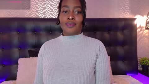 naiaramasson_ online show from September 24, 12:23 pm