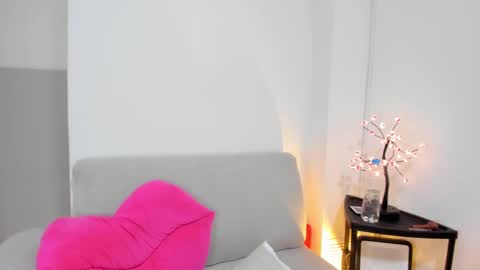Naia online show from January 21, 5:49 am