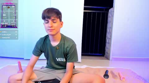  N A I M T H E  K I N G  online show from March 26, 1:22 am