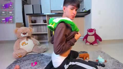  N A I M T H E  K I N G  online show from March 24, 1:00 am