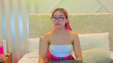 nami_sweet_ online show from October 31, 12:27 pm