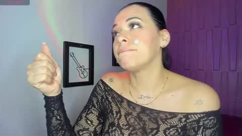 Mariana  online show from March 3, 1:18 pm