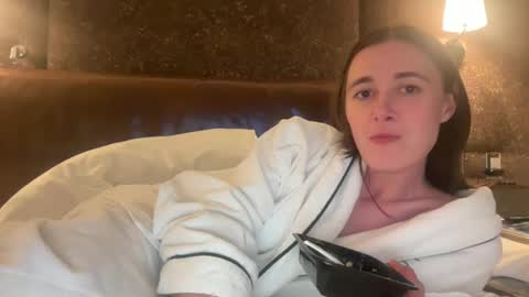 Naomi      online show from June 1, 2:13 am