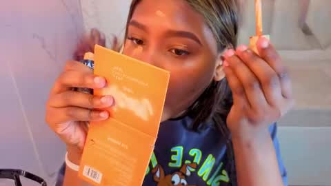 Naomi  online show from May 26, 12:44 pm
