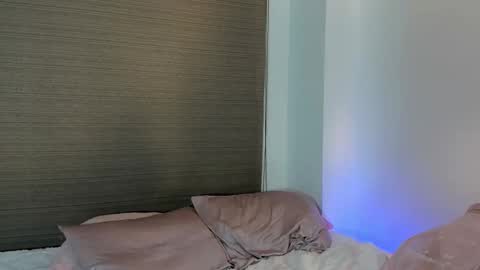 naomidawson online show from January 16, 1:36 am