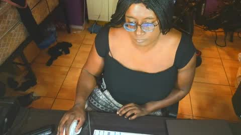 Naomi online show from April 26, 8:50 pm