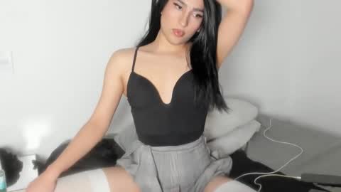 Naomi Moore online show from November 19, 10:41 pm