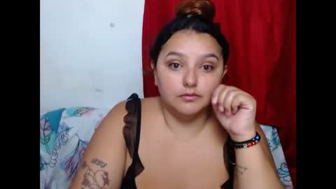 Snapshot of naomiquiin chatting on October 22, 9:45 am naomiquiin online show from October 22, 9:45 am
