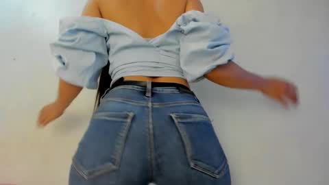 naomis_35 online show from November 26, 8:49 pm