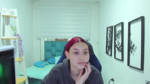 naomy online show from December 17, 1:23 am