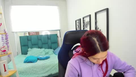 naomy online show from September 30, 7:46 pm